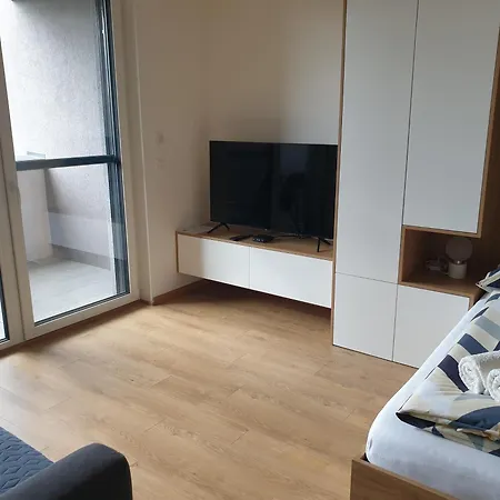 As Bella S Loggiou A Bezplatnym Vnutornym Parkovanim Kosice