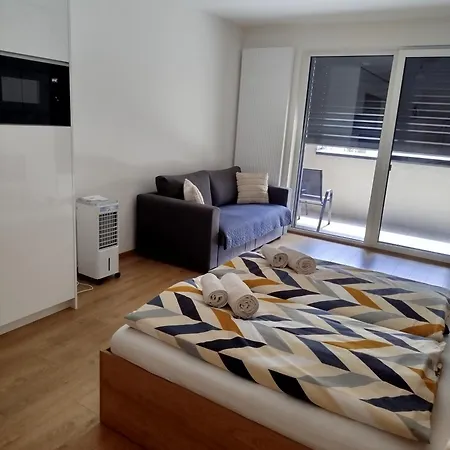 As Bella S Loggiou A Bezplatnym Vnutornym Parkovanim Košice