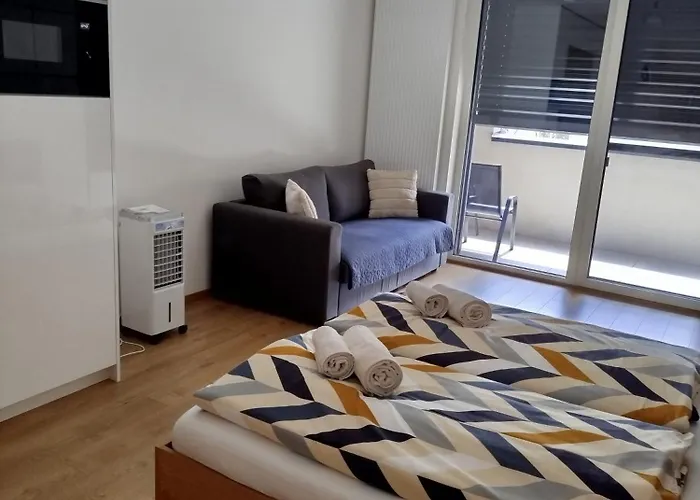 As Bella S Loggiou A Bezplatnym Vnutornym Parkovanim Koszyce